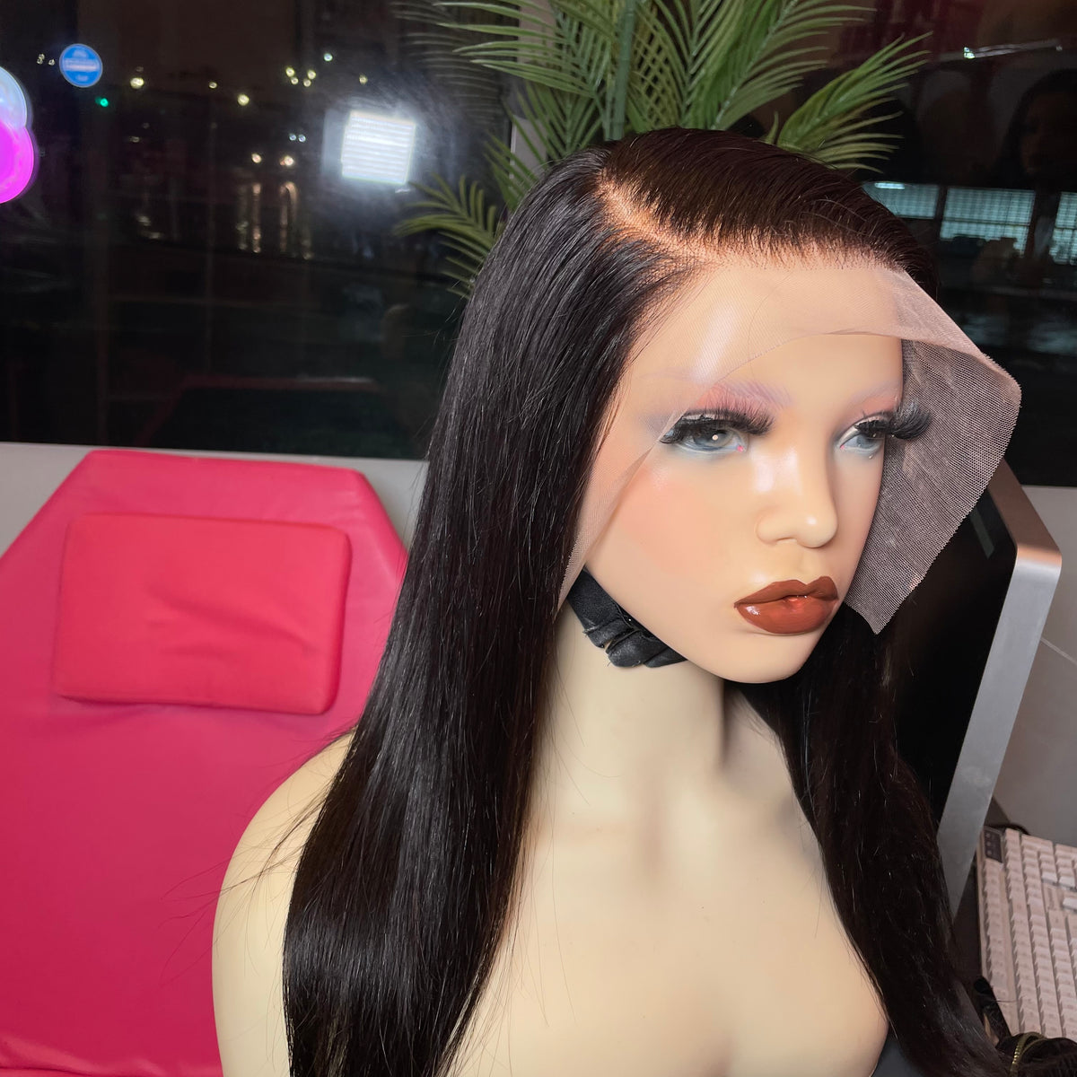 a mannequin with a hat on